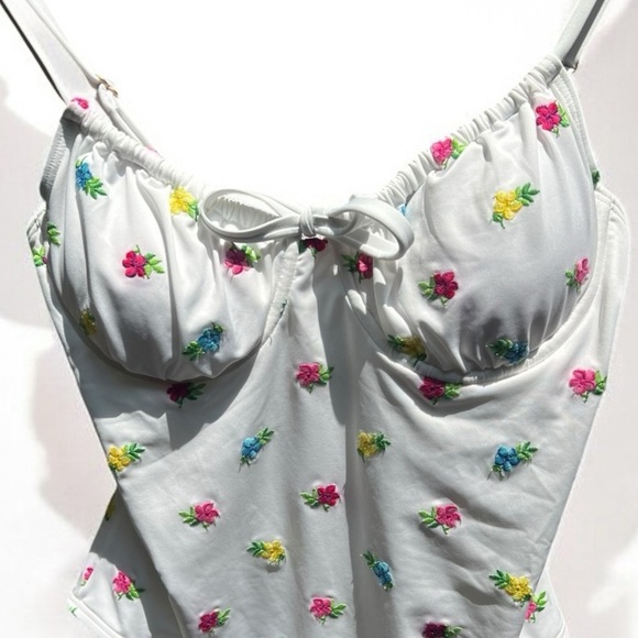 🌻NEW NWOT Kate Spade Sea Garden Embroidered 1-piece Swimsuit Size L $132 Retail - Picture 4 of 9